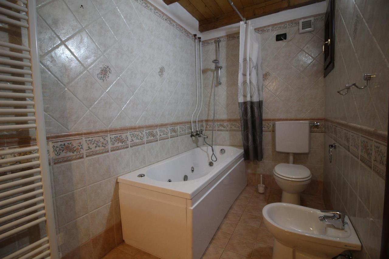Ferienwohnung Attico Dell'Aquila Brusson Exterior foto