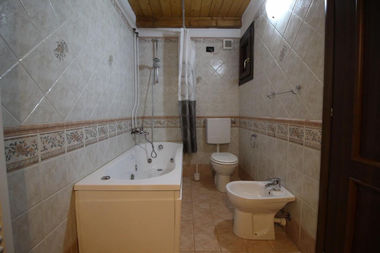Ferienwohnung Attico Dell'Aquila Brusson Exterior foto